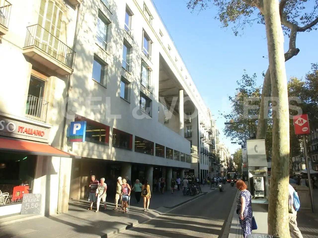 Vista exterior de Local en venta en Barcelona