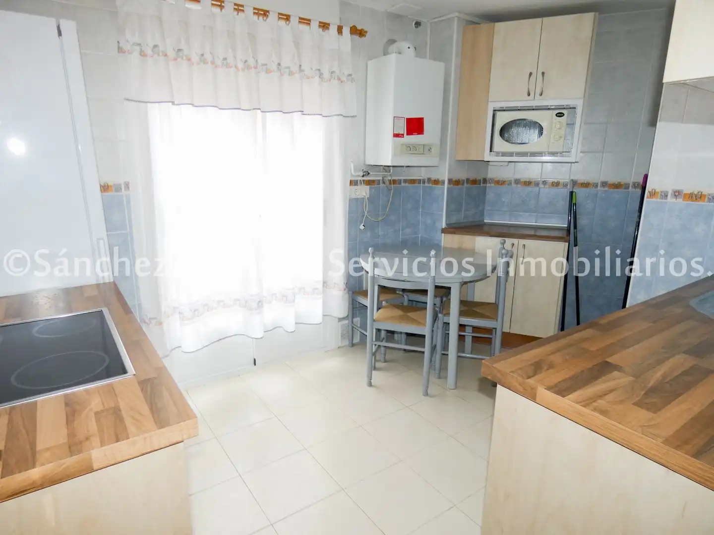 Cocina de Piso de alquiler en Alcázar de San Juan con Calefacción, Parquet y Amueblado
