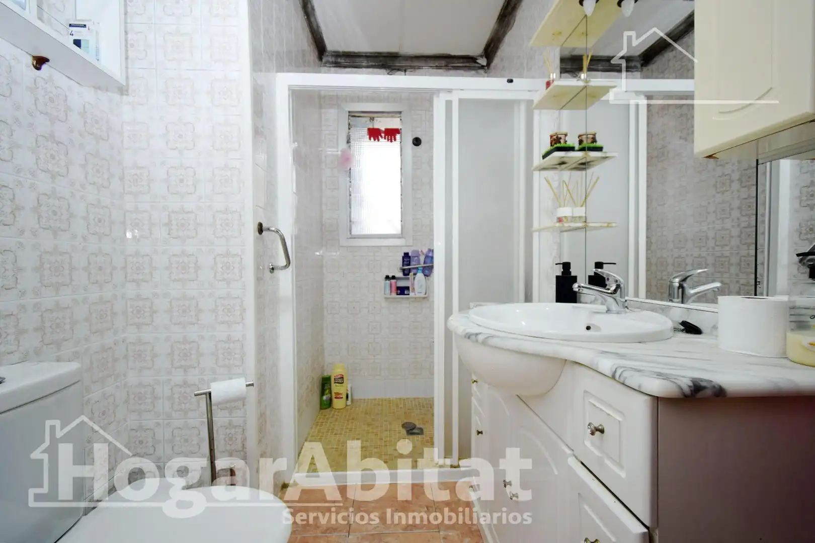 Baño de Piso en venta en Torrent con Aire acondicionado, Calefacción y Terraza
