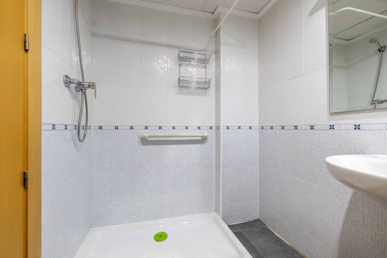 Badezimmer von Wohnung zur Miete in Murcia mit Klimaanlage und Heizung