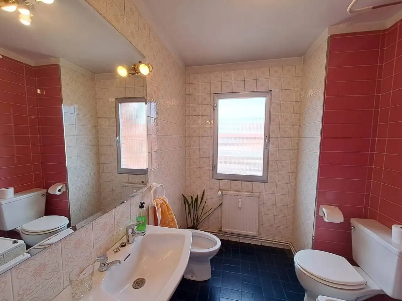 Badezimmer von Wohnung zum Verkauf in Burgos mit Heizung und Terrasse
