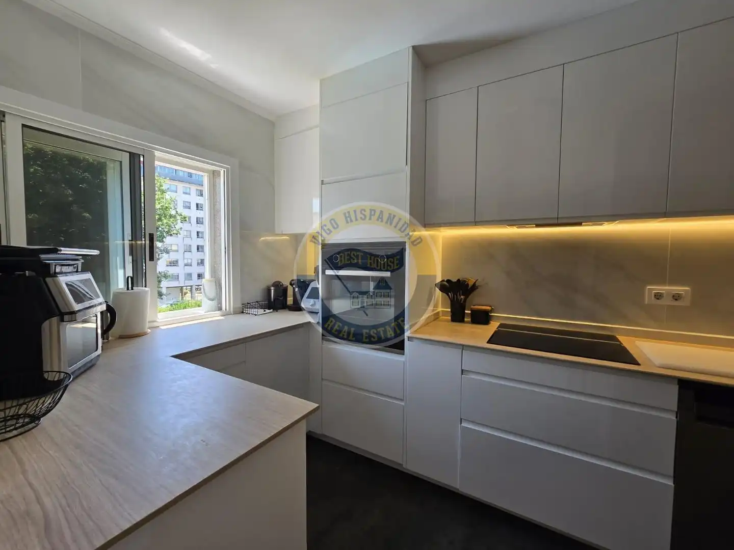 Kitchen of Flat for sale in Vigo   with Terrace and Furnished