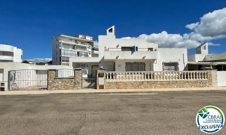 Doppelhaushälfte mit Garten zum Verkauf in Santa Margarita