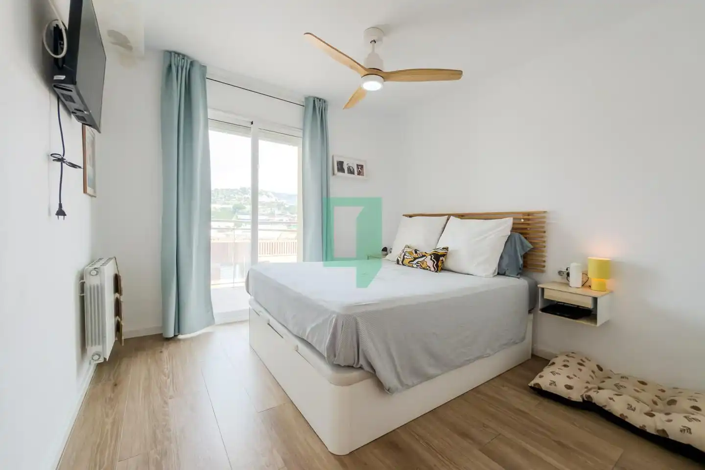 Habitación de Piso en venta en Badalona con Aire acondicionado, Calefacción y Balcón