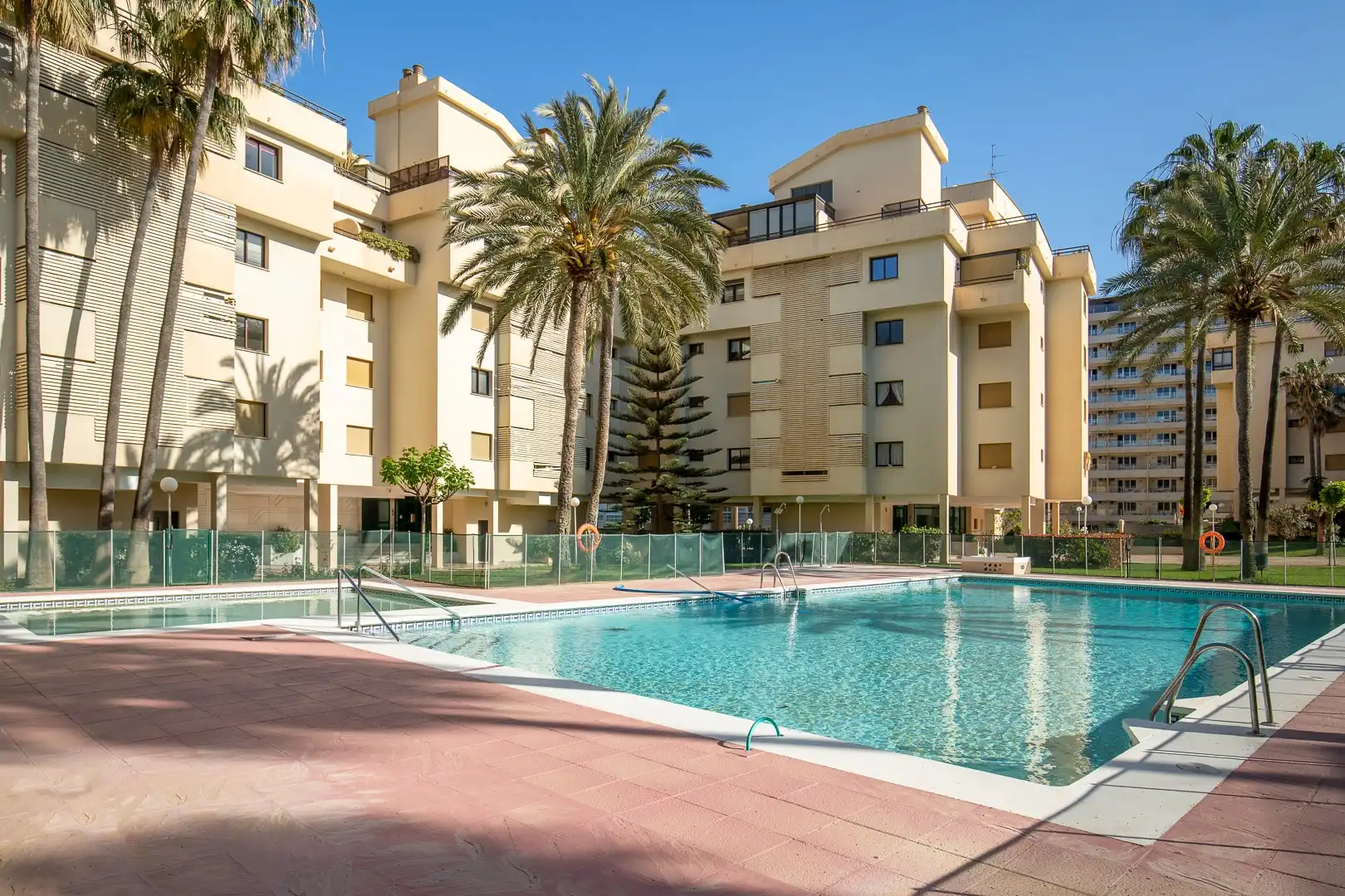 Piscina de Pis de lloguer en La Carihuela - Los Nidos