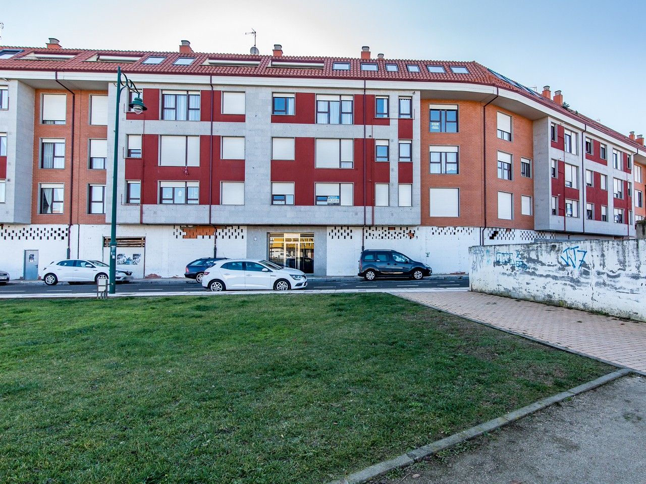 Vista exterior de Pis en venda en León Capital 