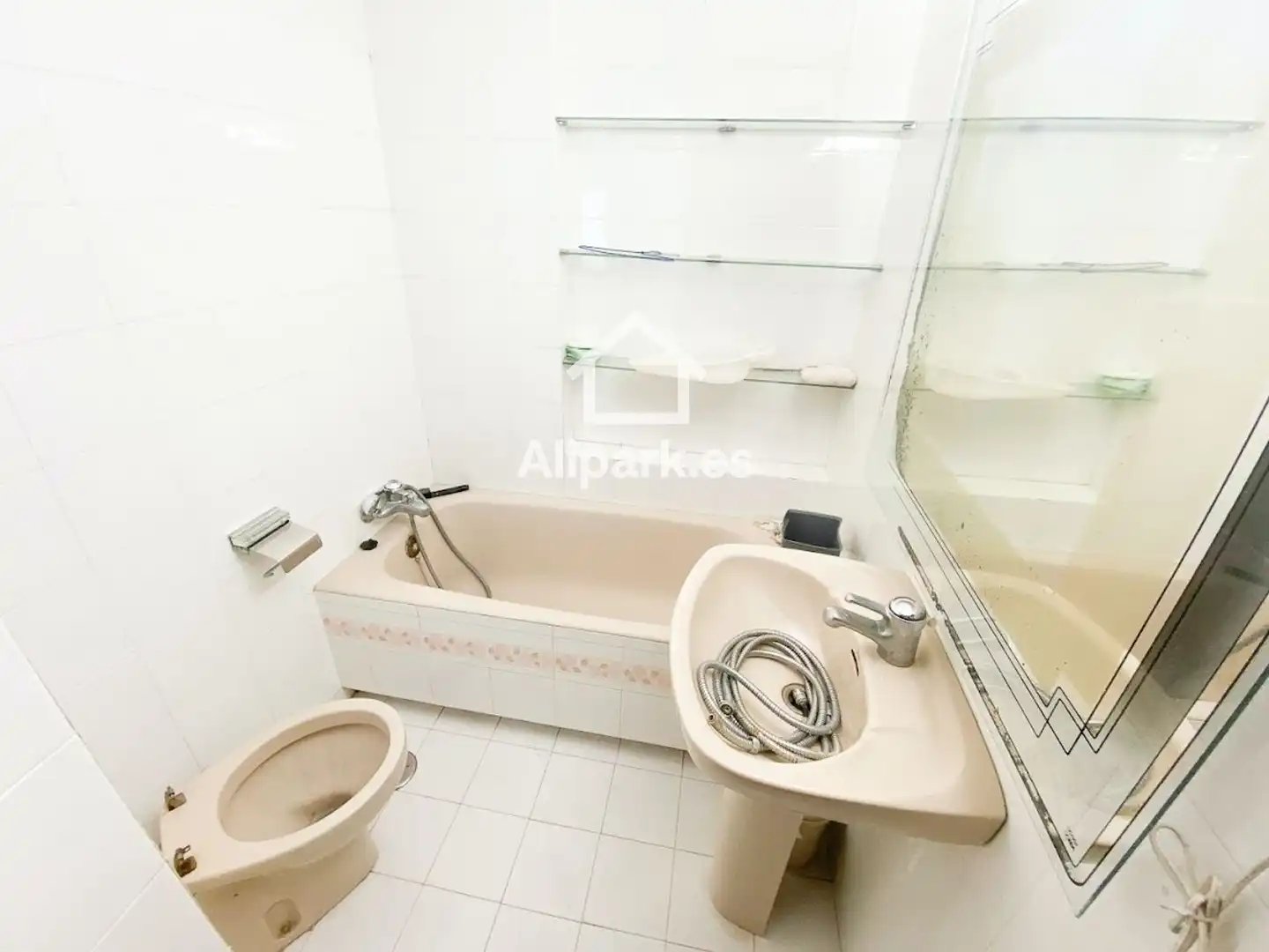 Baño de Piso en venta en Alicante / Alacant con Aire acondicionado, Terraza y Balcón