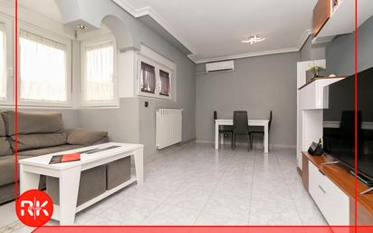 Living room of Flat for sale in San Fernando de Henares  with Air Conditioner, Heating and Storage room