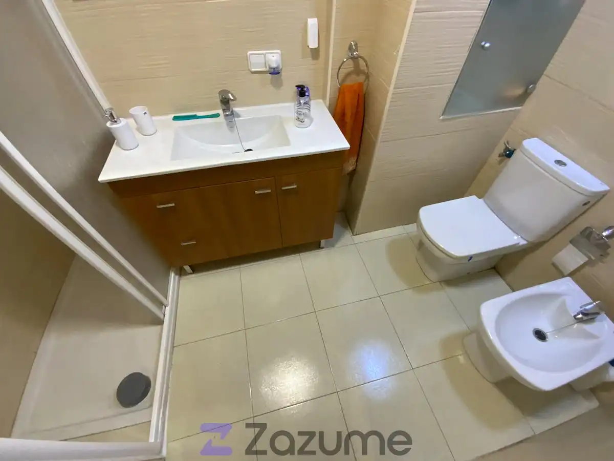 Bathroom of Flat for rent in Valencia  with Air Conditioner, Heating and Terrace