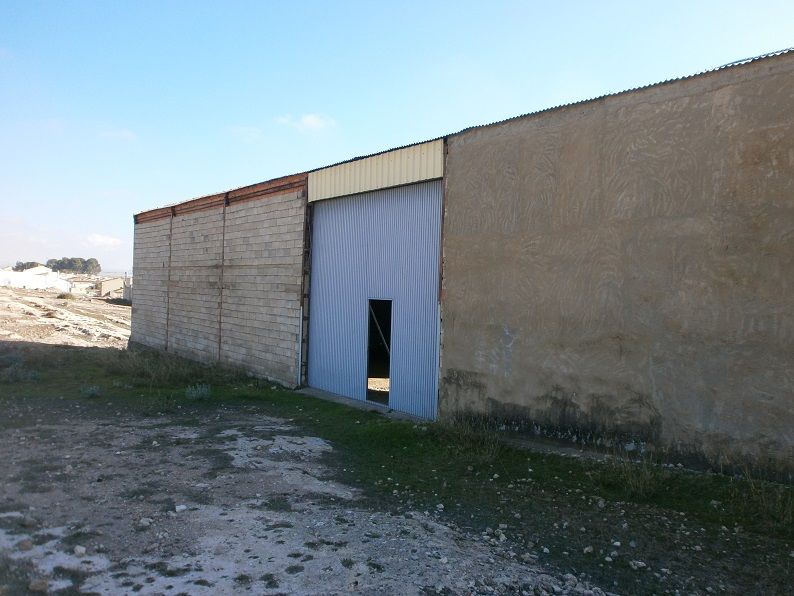 Vista exterior de Nau industrial en venda en Albatana