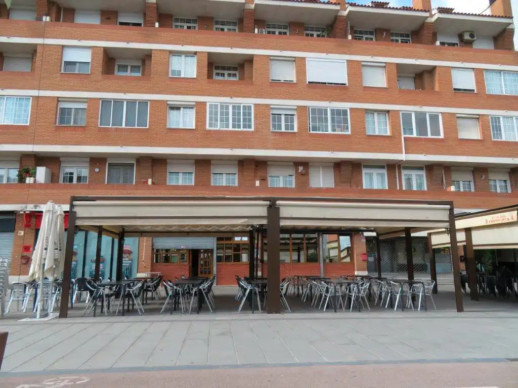 Local en traspaso en Sant Andreu de la Barca con Aire acondicionado, Calefacción y Terraza