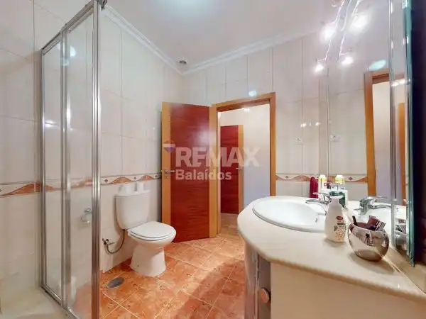 Bany de Casa o xalet en venda en A Cañiza   amb Calefacció, Jardí privat i Parquet