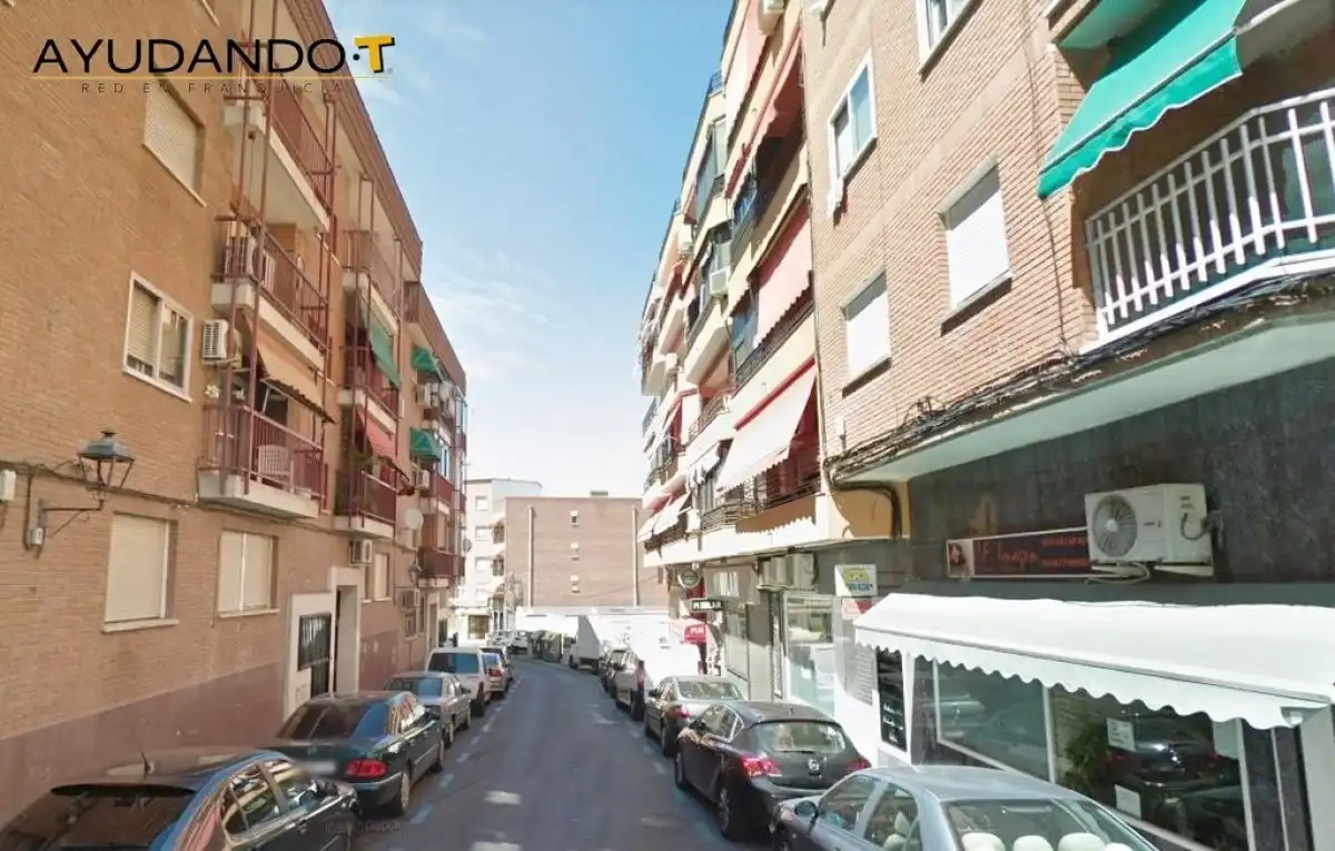 Außenansicht von Wohnung zum Verkauf in Valdemoro mit Klimaanlage, Heizung und Terrasse