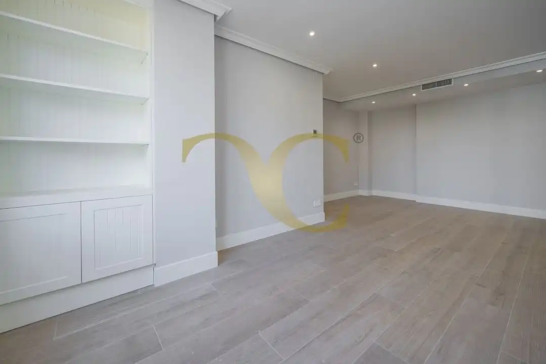 Wohnung zur Miete in Madrid mit Klimaanlage, Heizung und Privatgarten