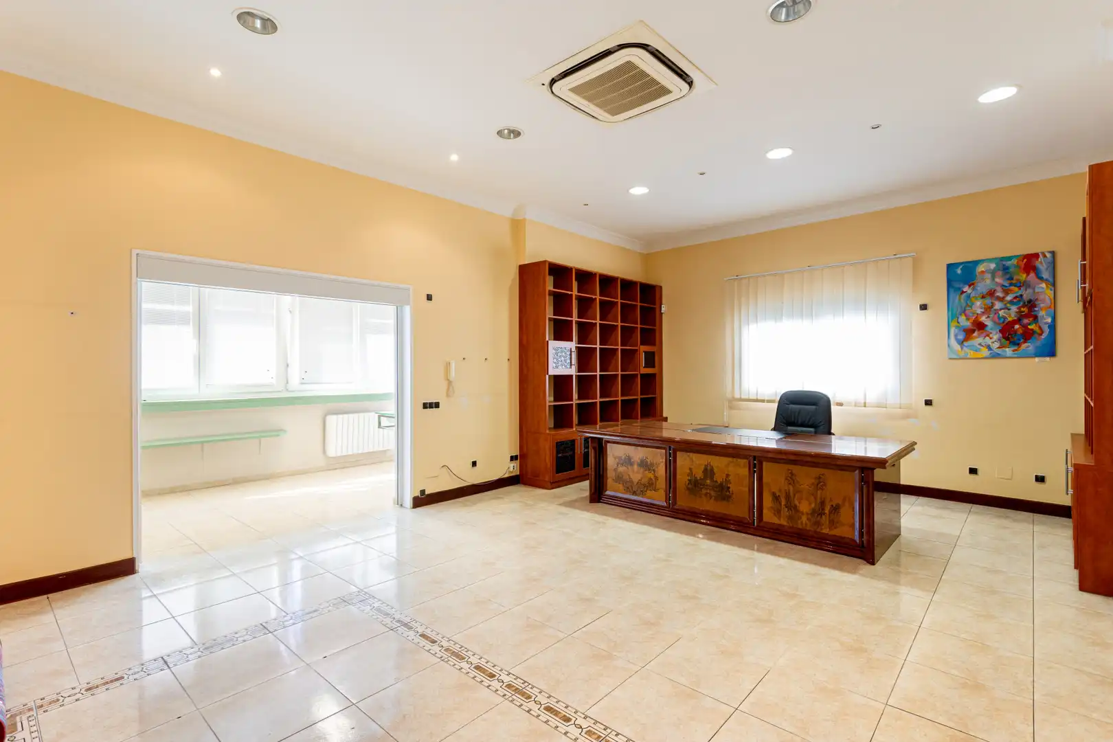 Commercial properties for sale in Marbella  with Air Conditioner and Furnished