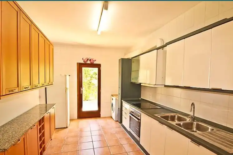 Cuina de Casa o xalet en venda en Alcúdia amb Jardí privat, Terrassa i Moblat