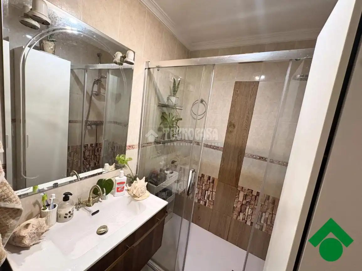 Bathroom of Flat for sale in Pizarra  with Air Conditioner and Terrace