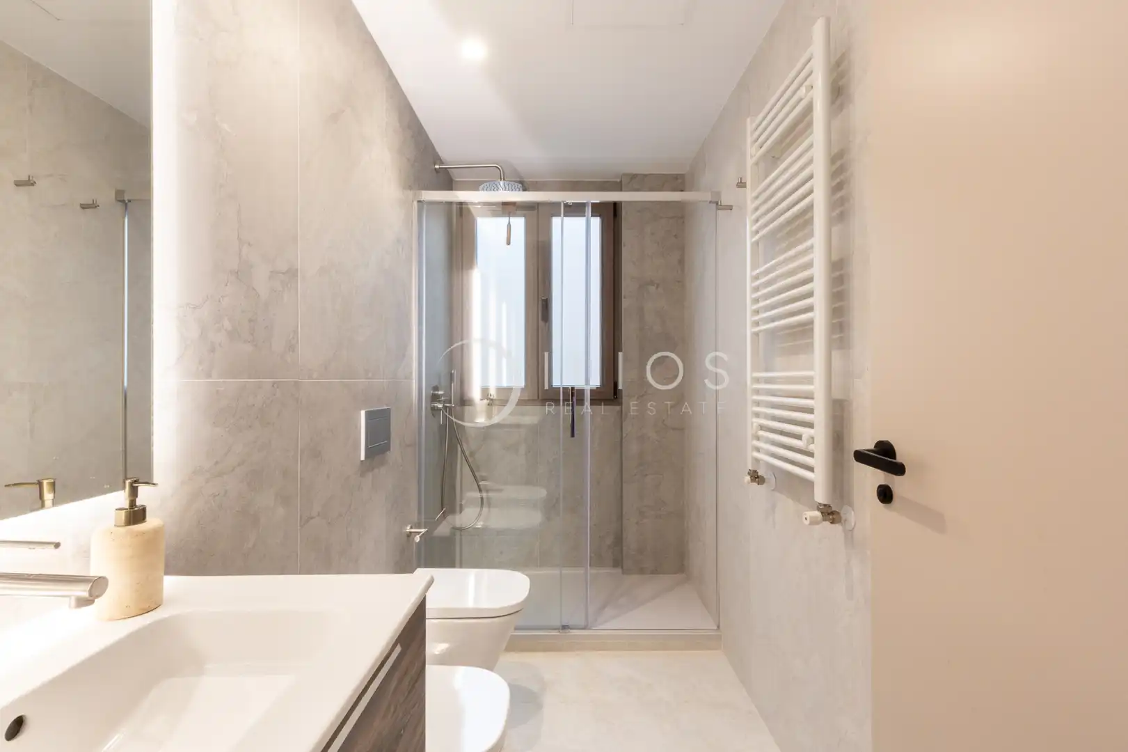 Baño de Piso en venta en Valencia con Aire acondicionado, Calefacción y Terraza