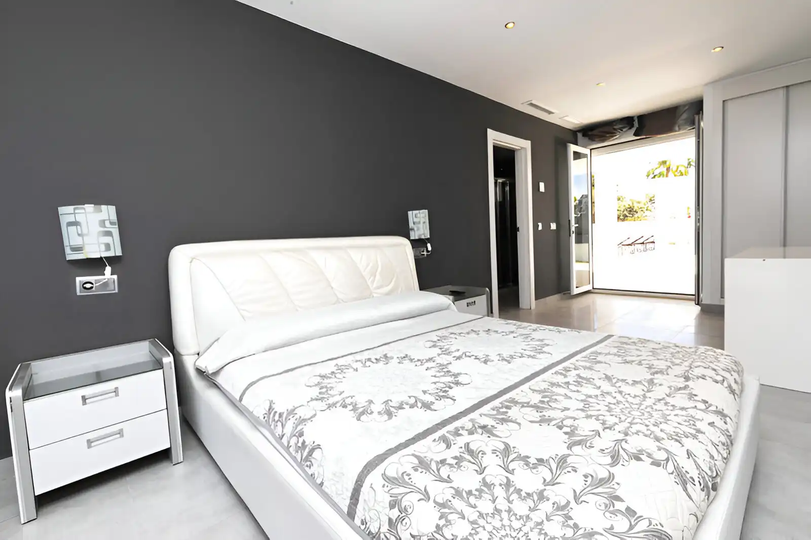 Habitación de Casa o chalet en venta en Marbella con Aire acondicionado, Jardín privado y Terraza