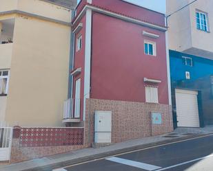 Exterior view of Single-family semi-detached for sale in  Santa Cruz de Tenerife Capital  with Balcony