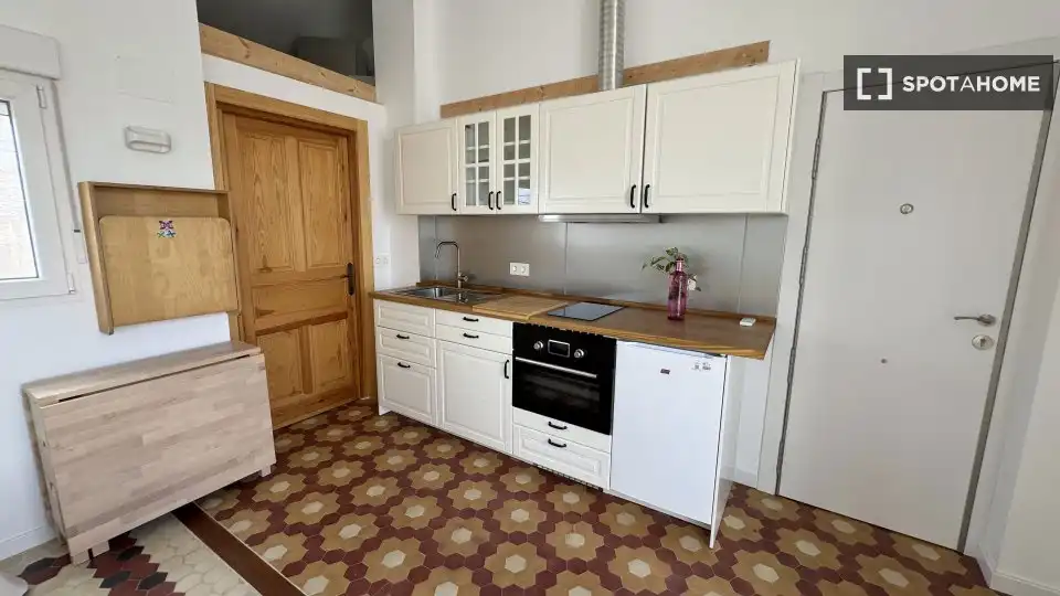Küche von Wohnung zur untervermieten in Valencia mit Klimaanlage, Terrasse und Möbliert