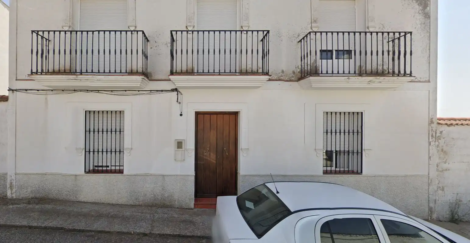 Adossat en venda a Martires