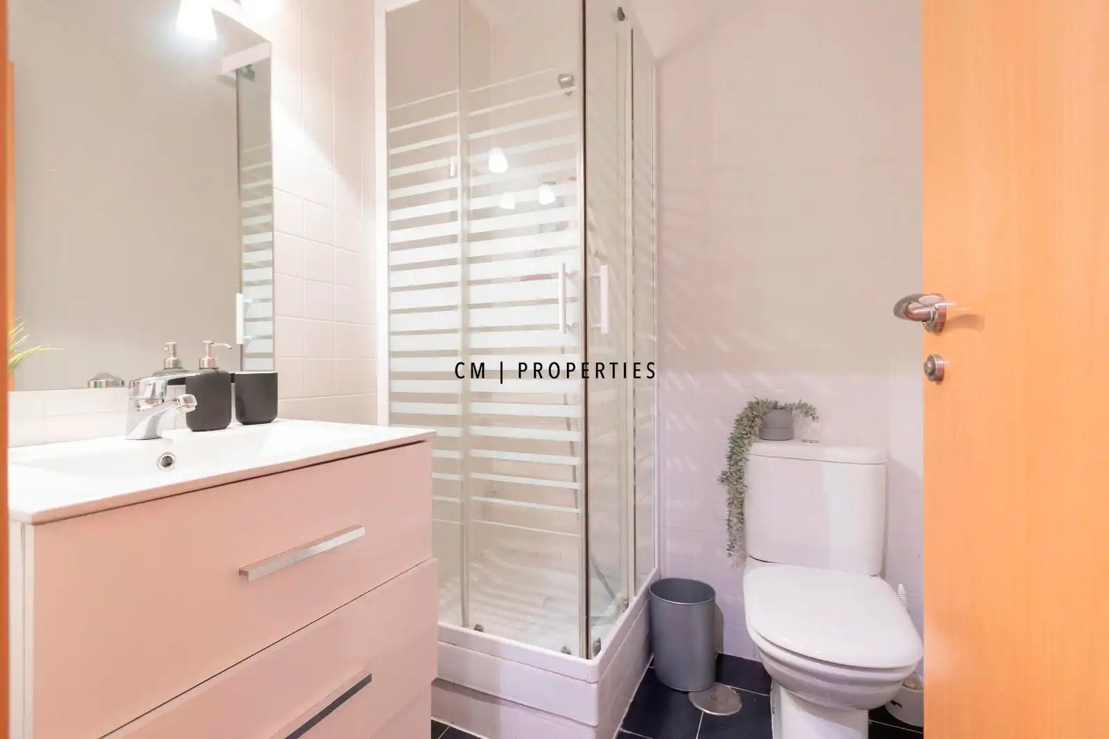 Baño de Casa adosada de alquiler en Bétera con Aire acondicionado, Calefacción y Parquet
