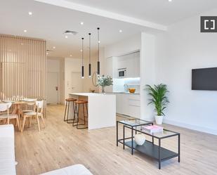 Living room of Flat to rent in  Madrid Capital  with Air Conditioner and Balcony