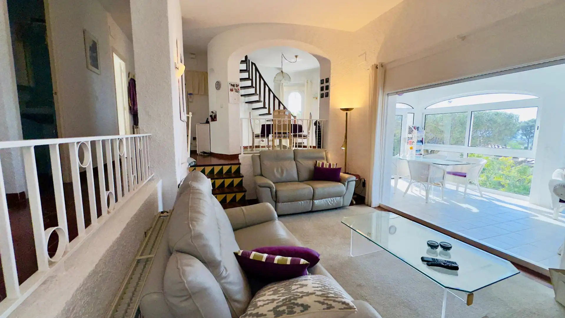 Sala de estar de Casa o chalet en venta en L'Estartit con Aire acondicionado, Calefacción y Jardín privado