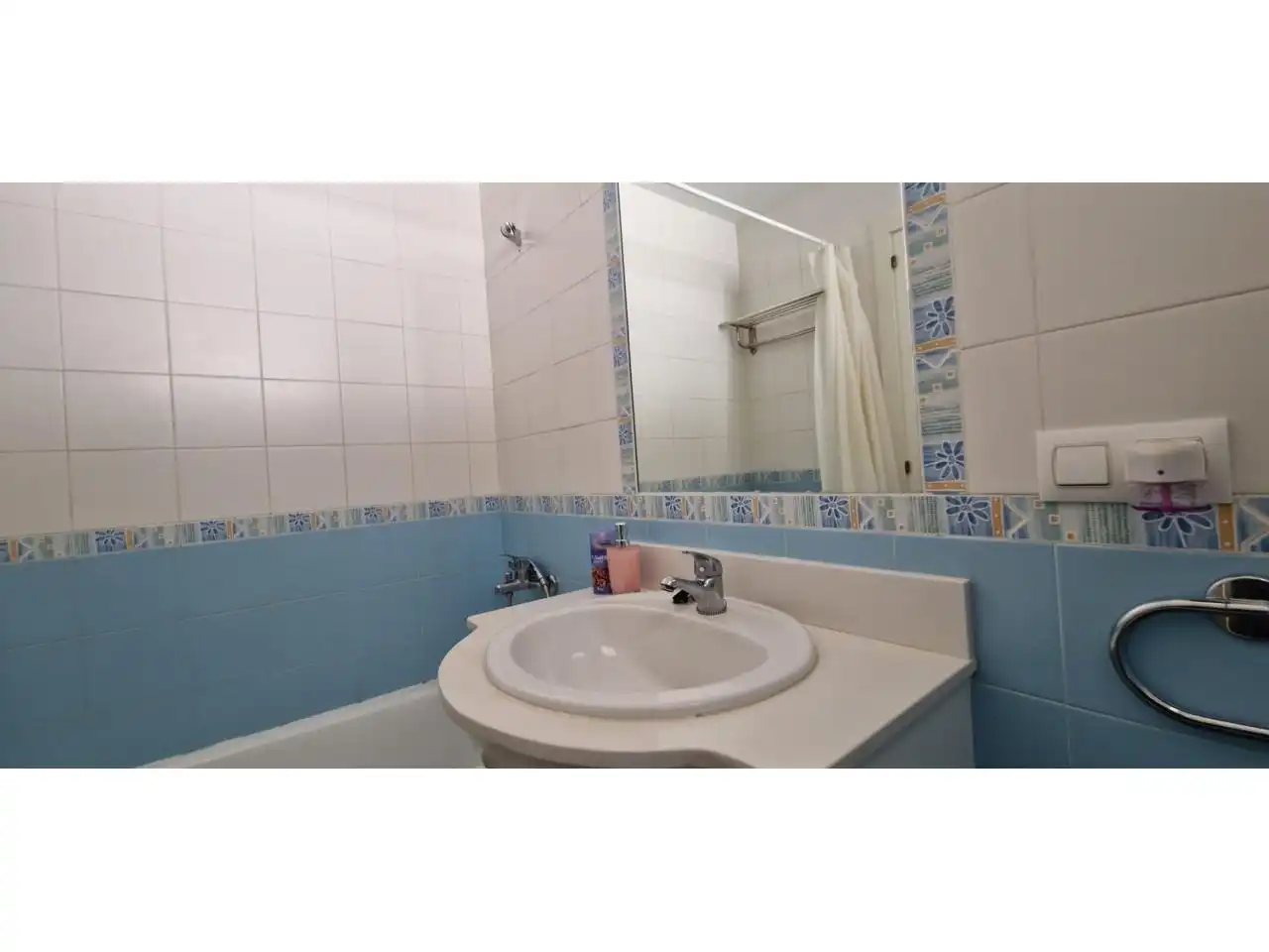 Bany de Apartament en venda en Benalmádena amb Aire condicionat, Jardí privat i Terrassa