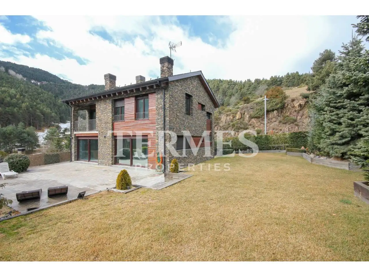 Vista exterior de Casa o chalet en venta en Alp con Calefacción, Jardín privado y Terraza