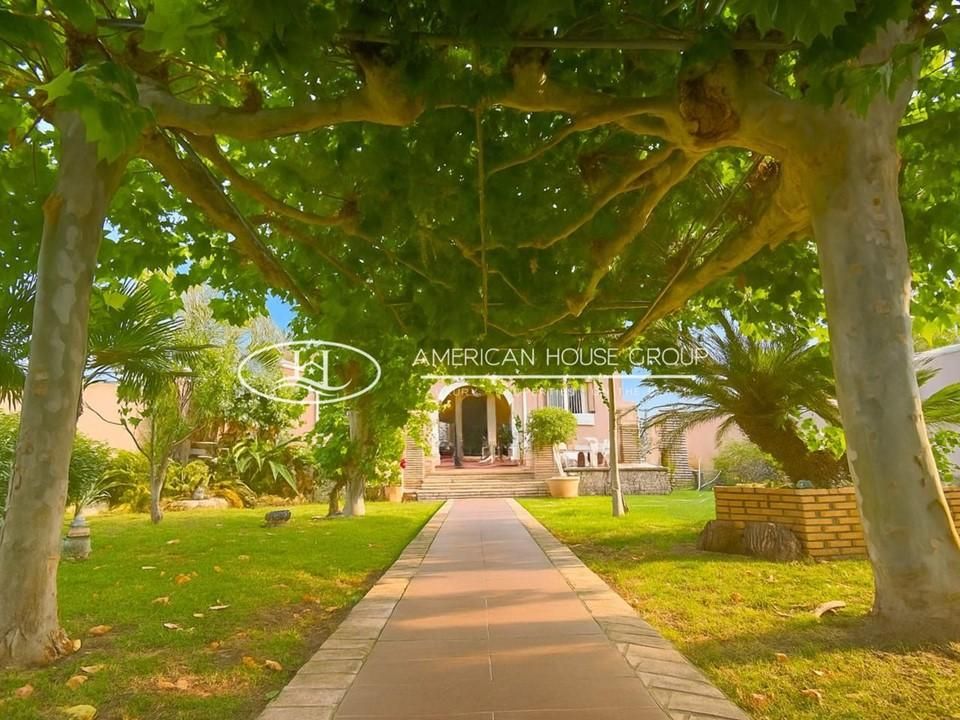 Exterior view of House or chalet for sale in Chiclana de la Frontera  with Air Conditioner, Private garden and Terrace