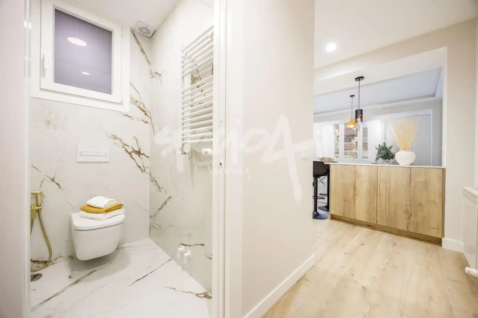 Bathroom of Flat for sale in Madrid  with Air Conditioner, Heating and Terrace