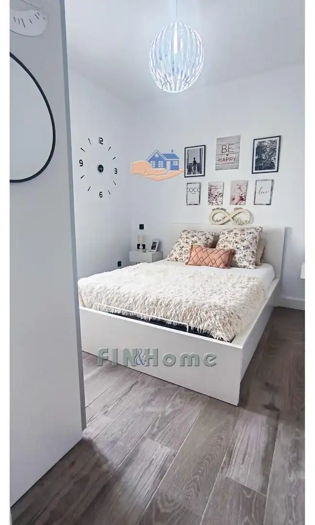 Bedroom of Flat for sale in Sevilla  with Air Conditioner, Heating and Furnished