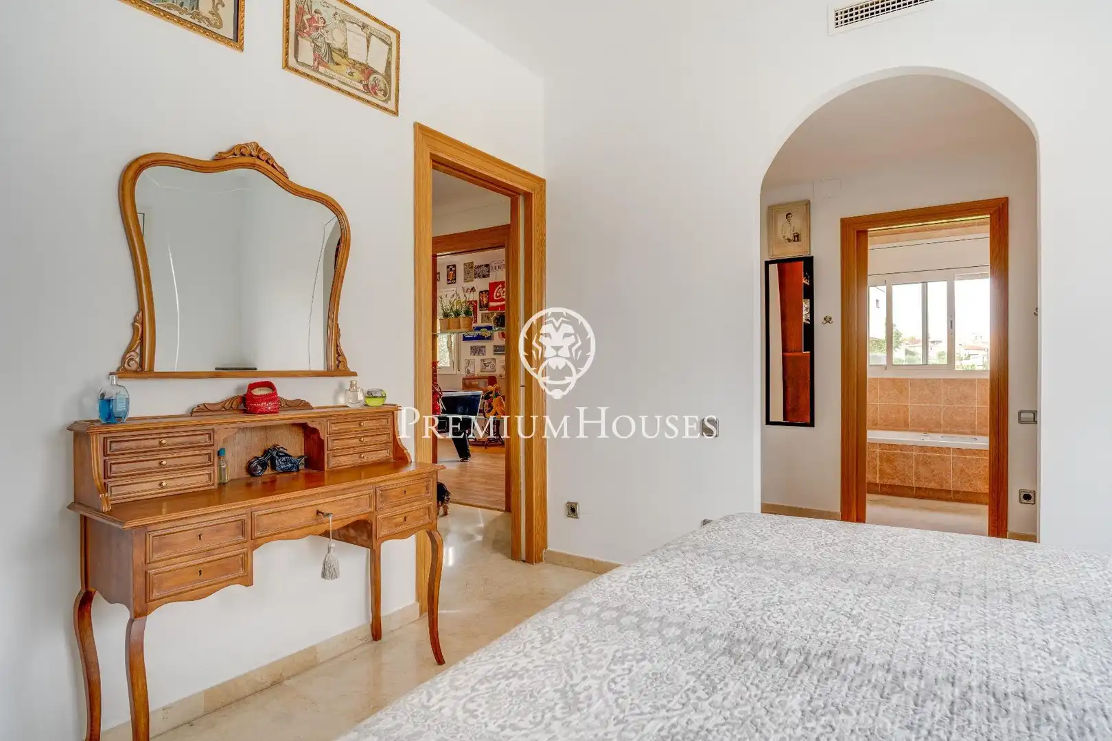 Habitación de Casa o chalet en venta en Vilanova i la Geltrú con Aire acondicionado, Calefacción y Jardín privado