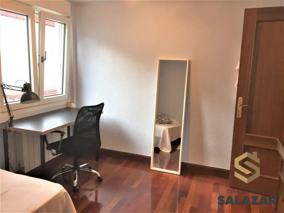 Habitación de Piso de alquiler en Bilbao  con Calefacción