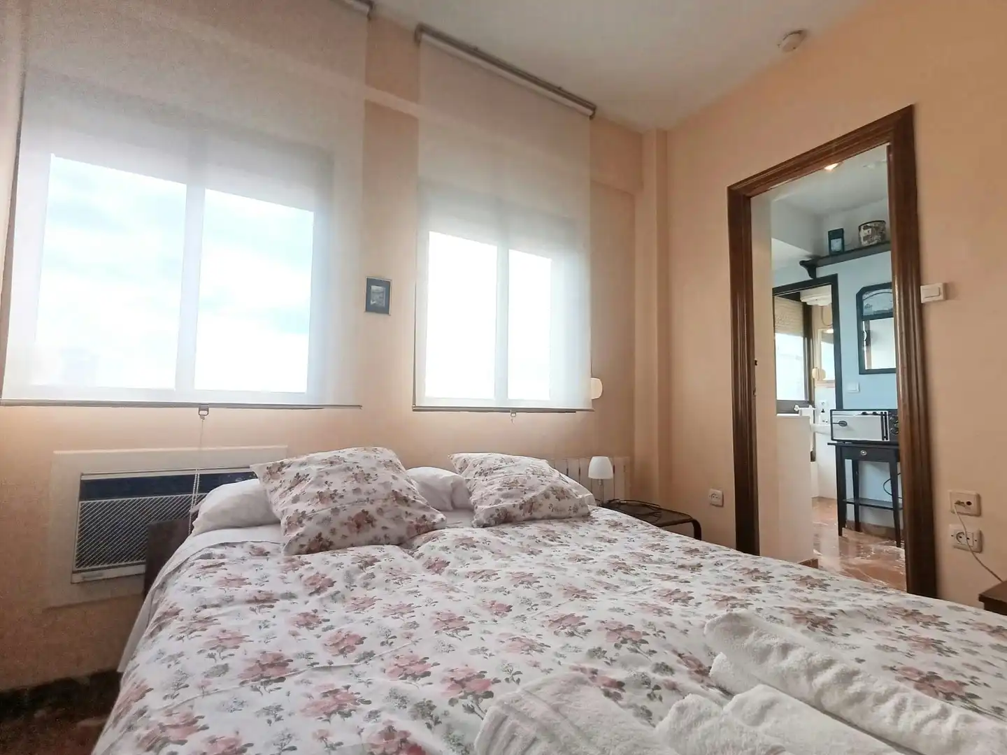 Habitación de Piso de alquiler en Sevilla con Aire acondicionado y TV