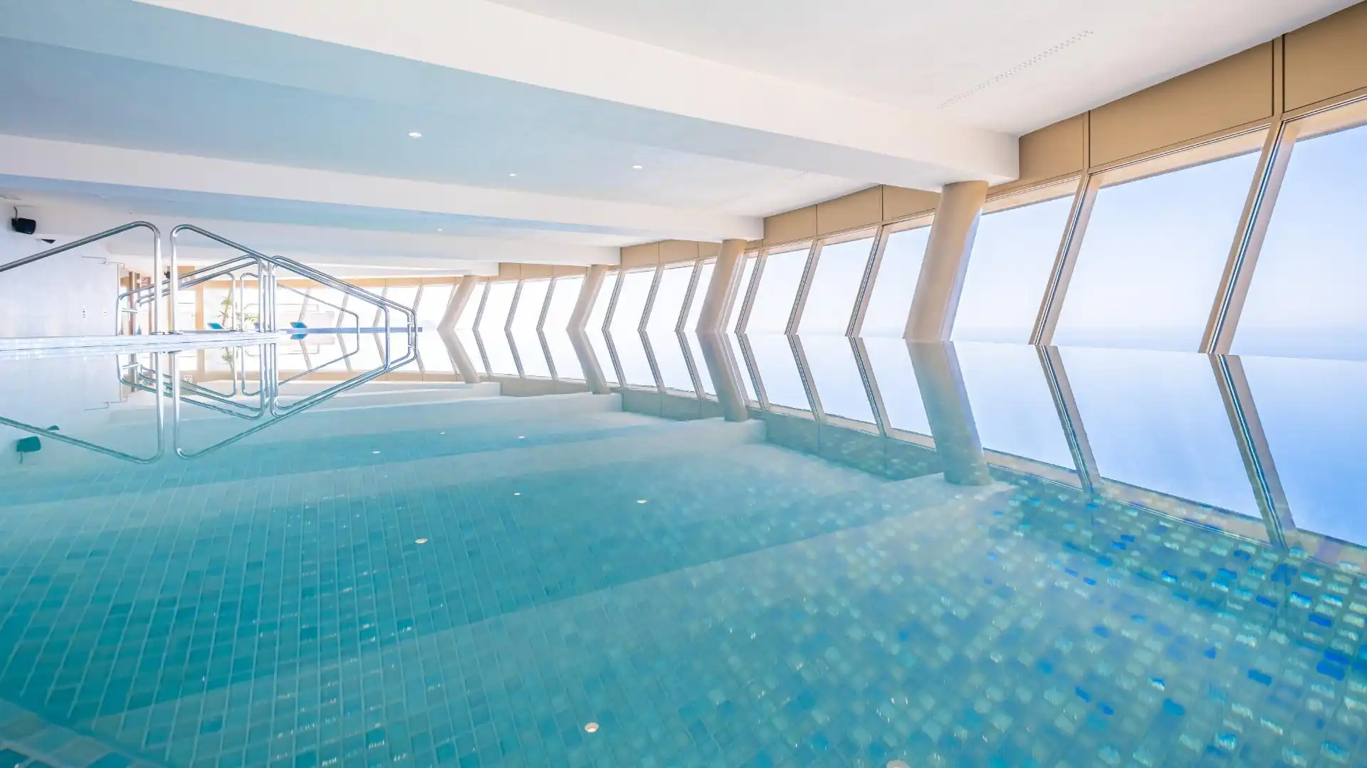 Piscina de Ático en venta en Benidorm con Aire acondicionado, Jardín privado y Terraza