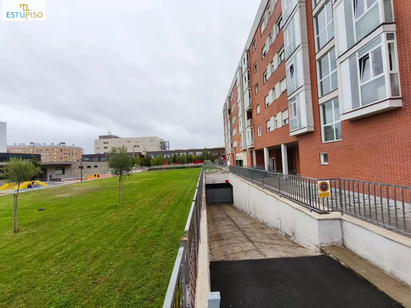 Exterior view of Flat for sale in Salburua - Arantzabela
