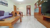 Sala d'estar de Pis en venda en Terrassa amb Calefacció i Balcó