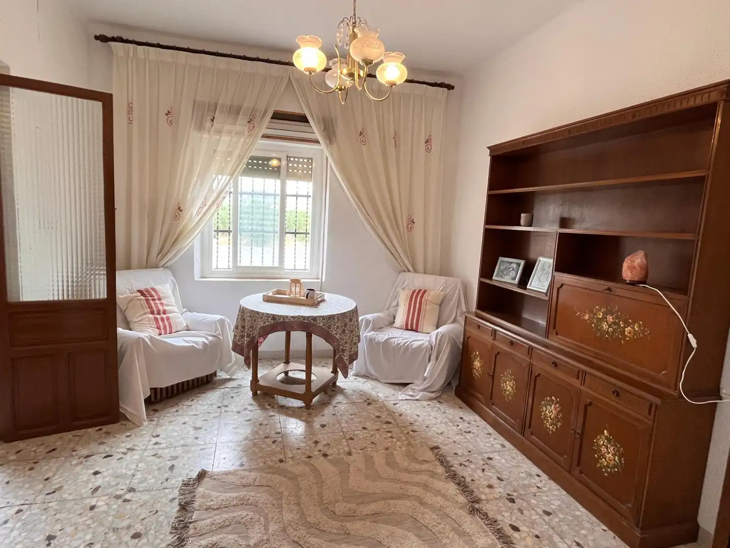 Sala de estar de Casa adosada en venta en Tobarra con Jardín privado, Terraza y Trastero