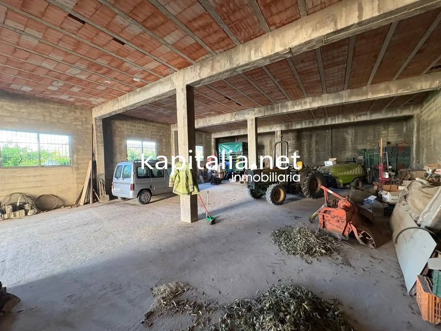 Fabrikhallen zum Verkauf in La Llosa de Ranes