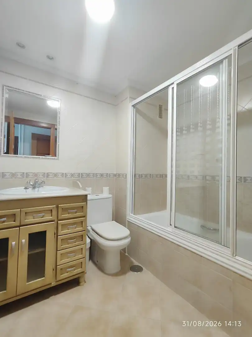 Baño de Piso de alquiler en Málaga con Aire acondicionado, Terraza y Amueblado