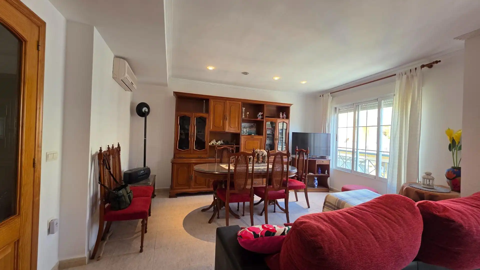Wohnzimmer von Dachboden zum Verkauf in Gandia mit Klimaanlage, Terrasse und Abstellraum