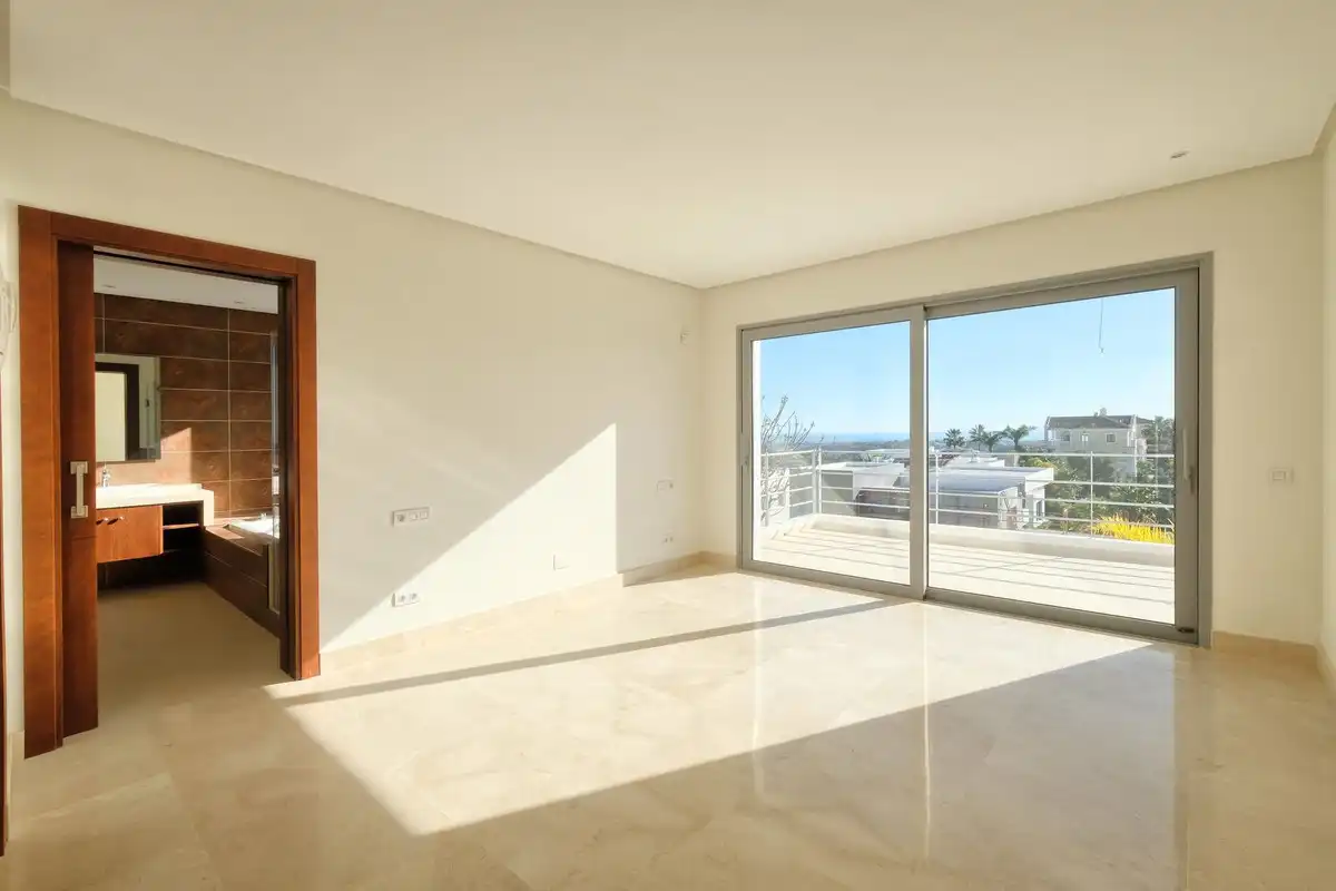 Sala de estar de Casa o chalet en venta en Benahavís con Jardín privado