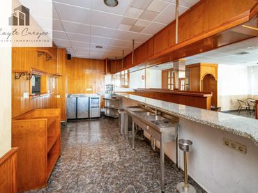 Casa amb balcó en venda a Calle CORDOBA 12