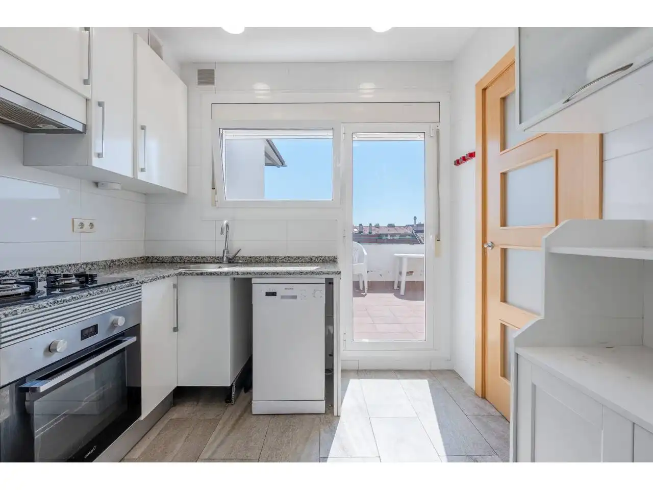 Küche von Wohnung zum Verkauf in Manresa mit Klimaanlage, Heizung und Terrasse