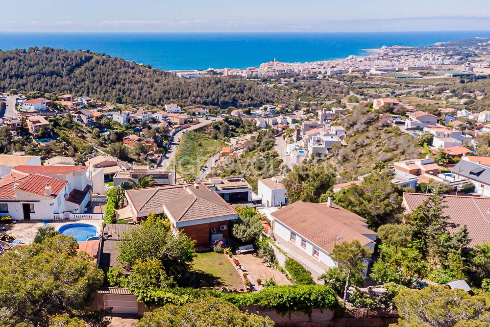Vista exterior de Casa o xalet en venda en Sitges amb Calefacció, Jardí privat i Terrassa