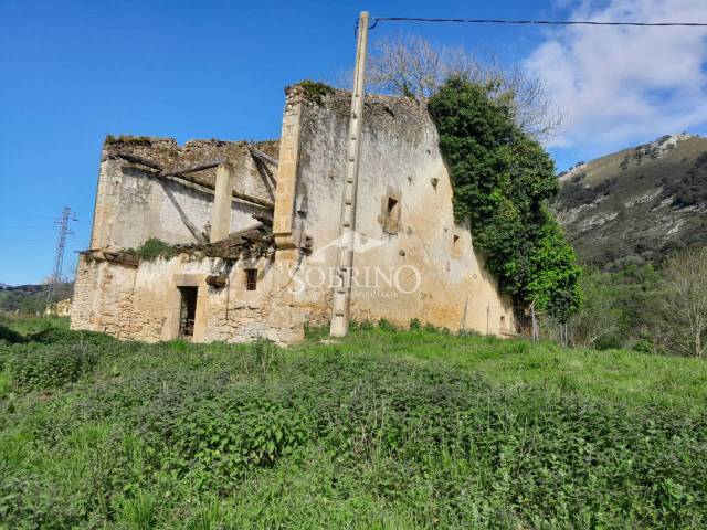 Terreno residencial en Venta en Calle Narganes, 1 en Peñamellera Baja