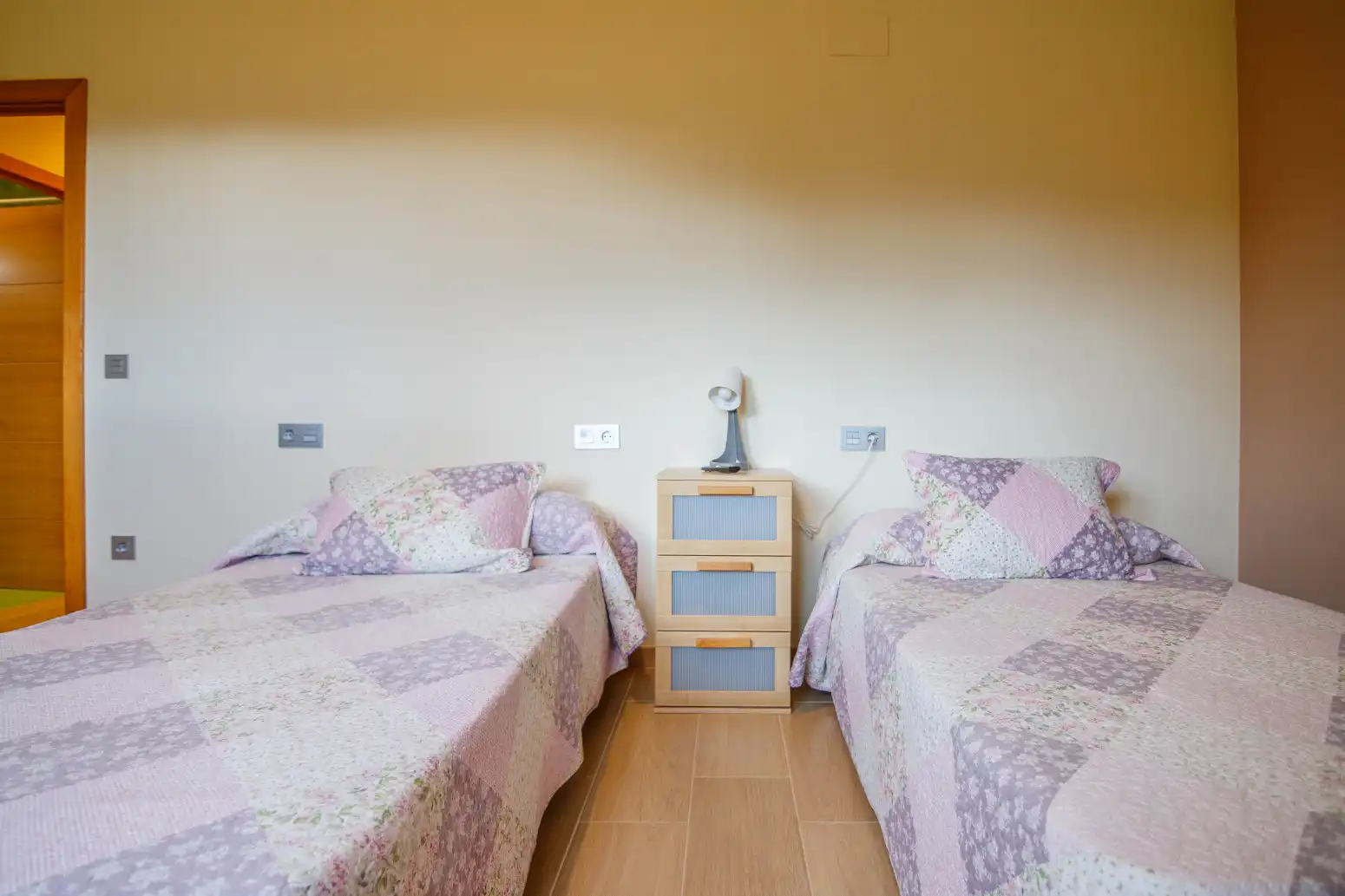 Dormitori de Casa o xalet en venda en Ribadesella amb Calefacció, Jardí privat i Terrassa